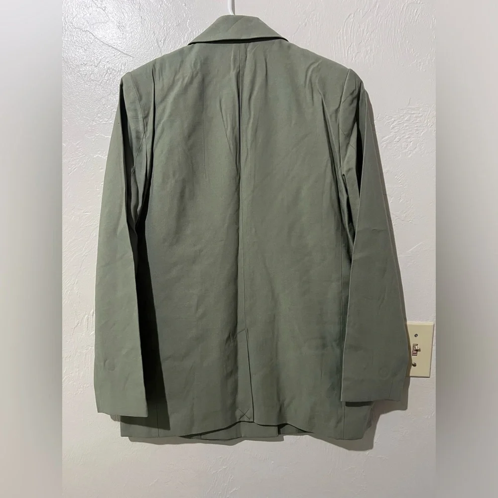 Blazer - Picture 2 of 2